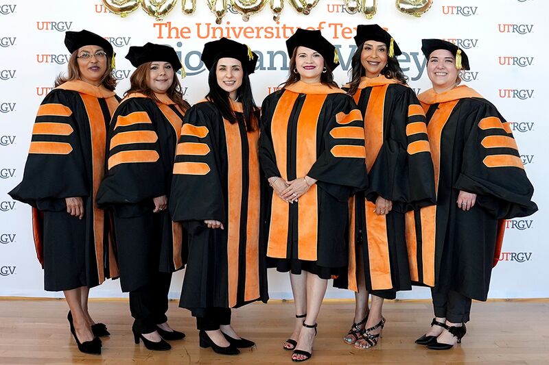 File:Dnp-grads-2025.jpg